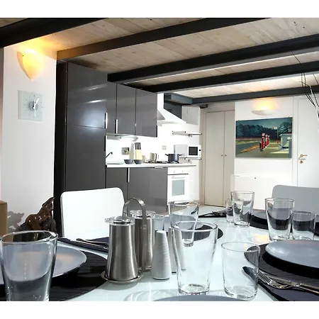 Luxury - Vicolo Palle